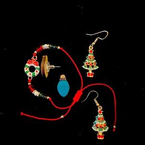 New Christmas Wreath Bracelet and 2 sets of Christmas Earrings